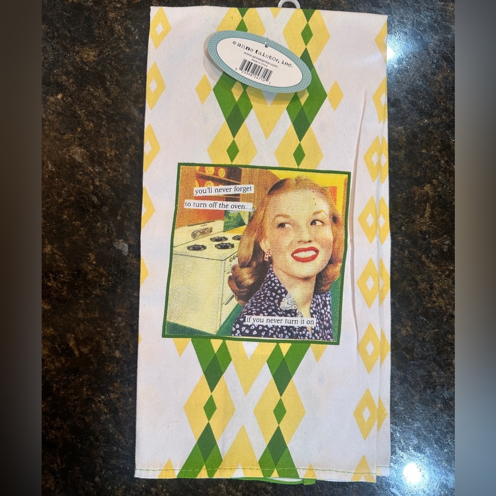 Vintage-Inspired Kitchen Decor in Yellow and Green